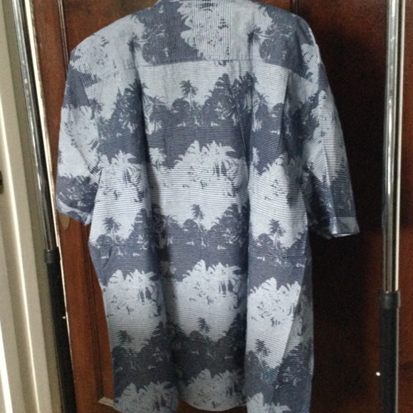 Tommy Bahama Pixel Palms Men’s Camp Shirt.  New - Picture 8 of 11
